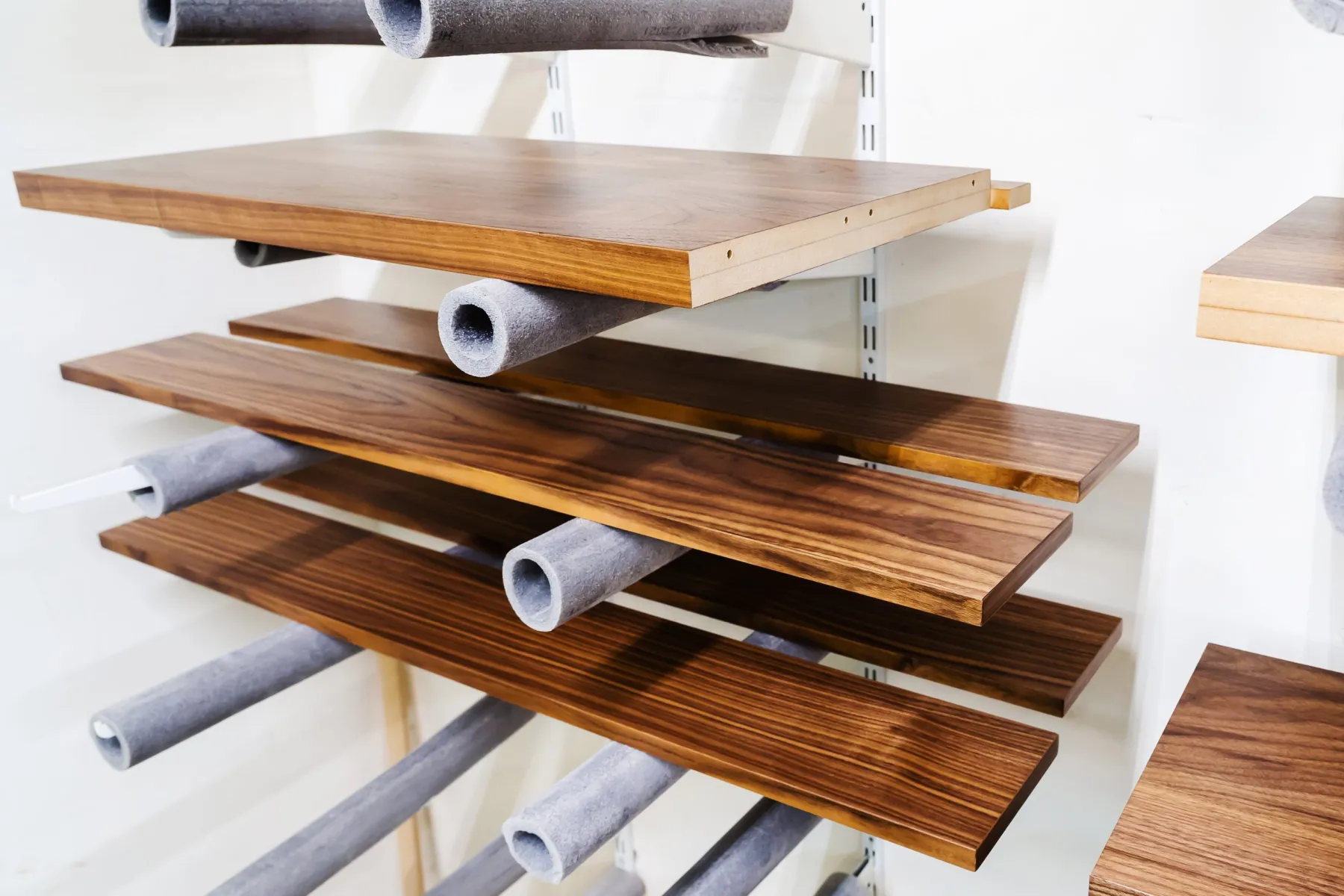 Lacquering and dyeing timber furniture