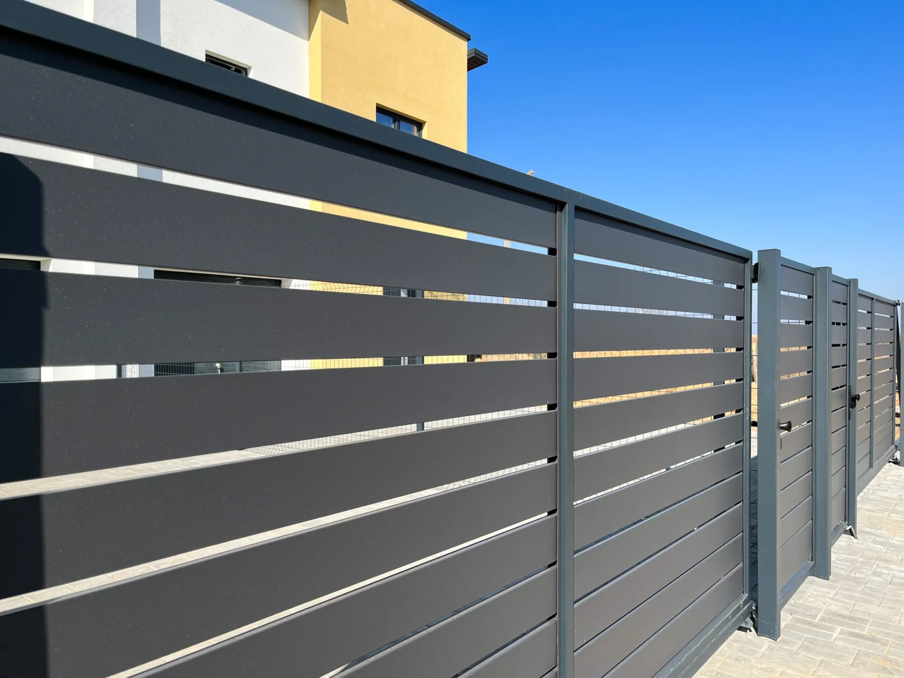 Installing fabricated metalwork on a Dubai site