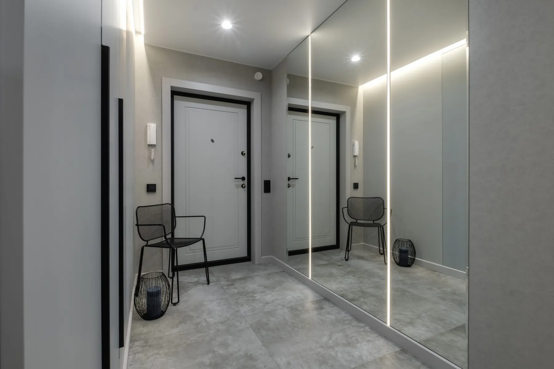 Studio mirror wall in a Dubai fitness centre