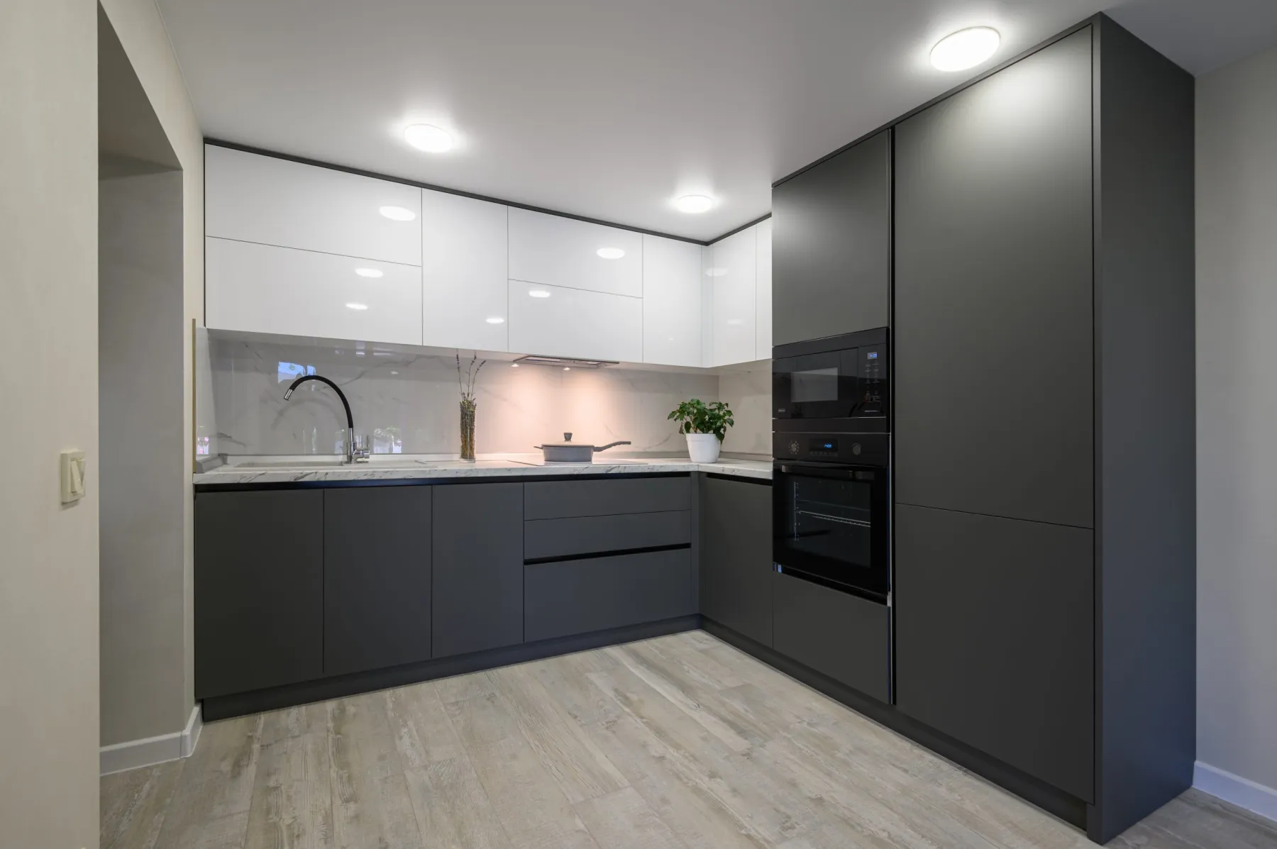 Matt textured vinyl finish on kitchen doors