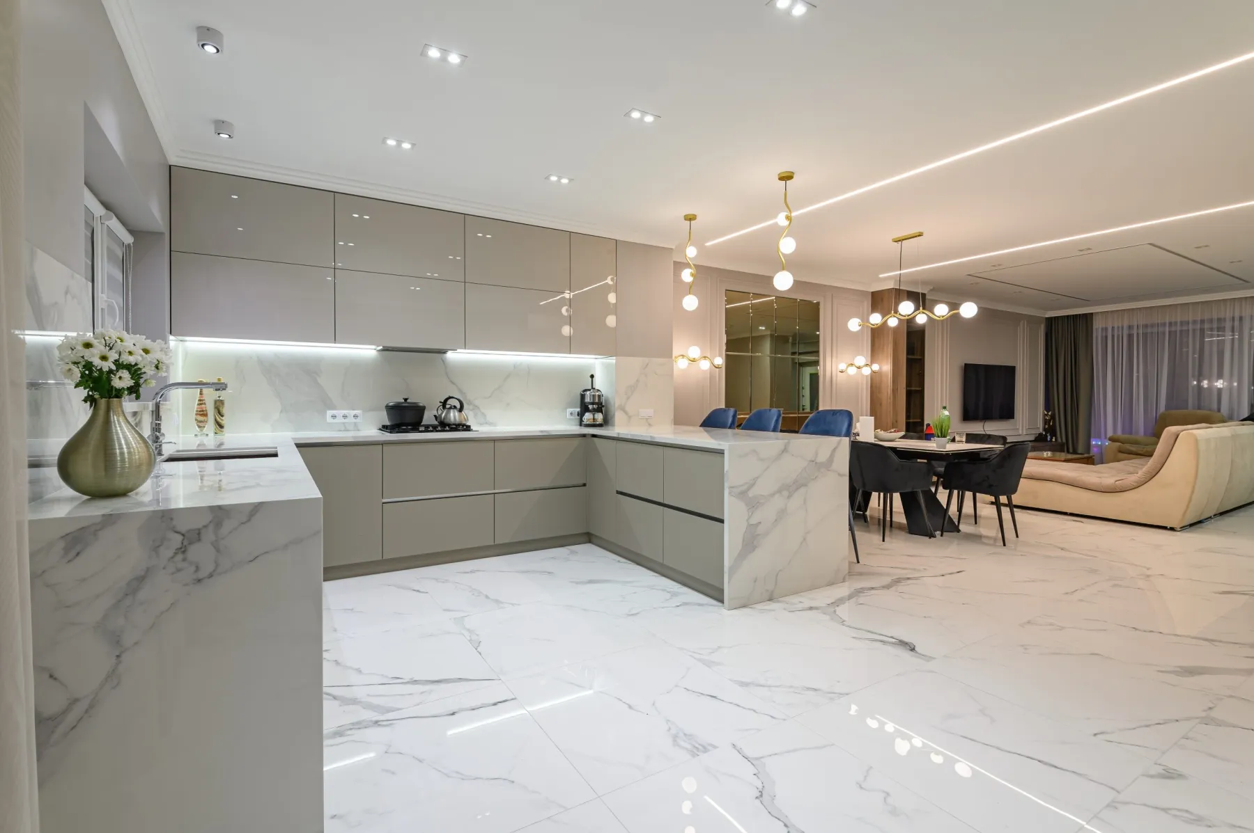 Modern white marble tiling