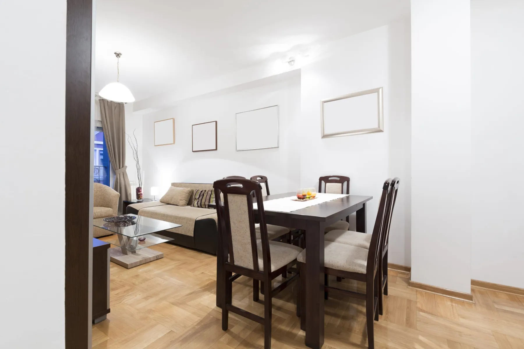 Laminate flooring laid in a Dubai apartment dining area