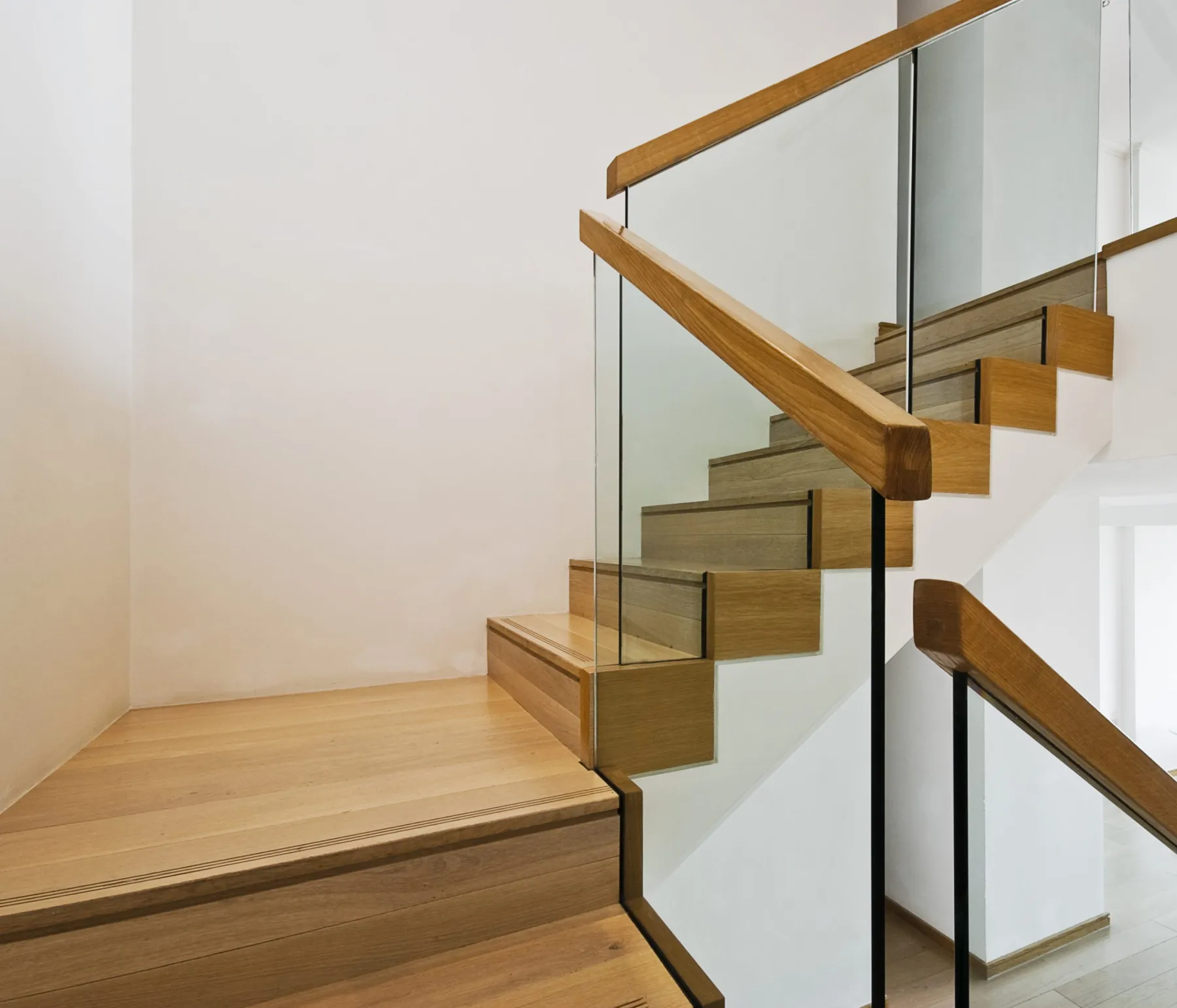 Glass balustrade fixing detail on a stair