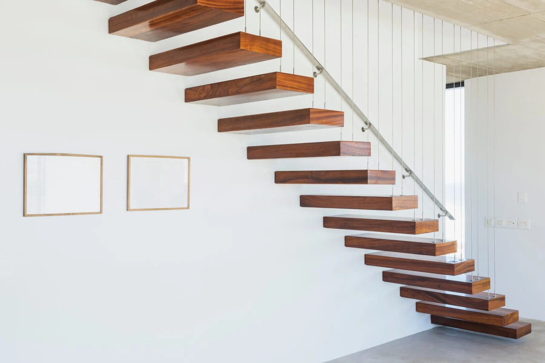 Metal balustrade and timber handrail detail in Dubai