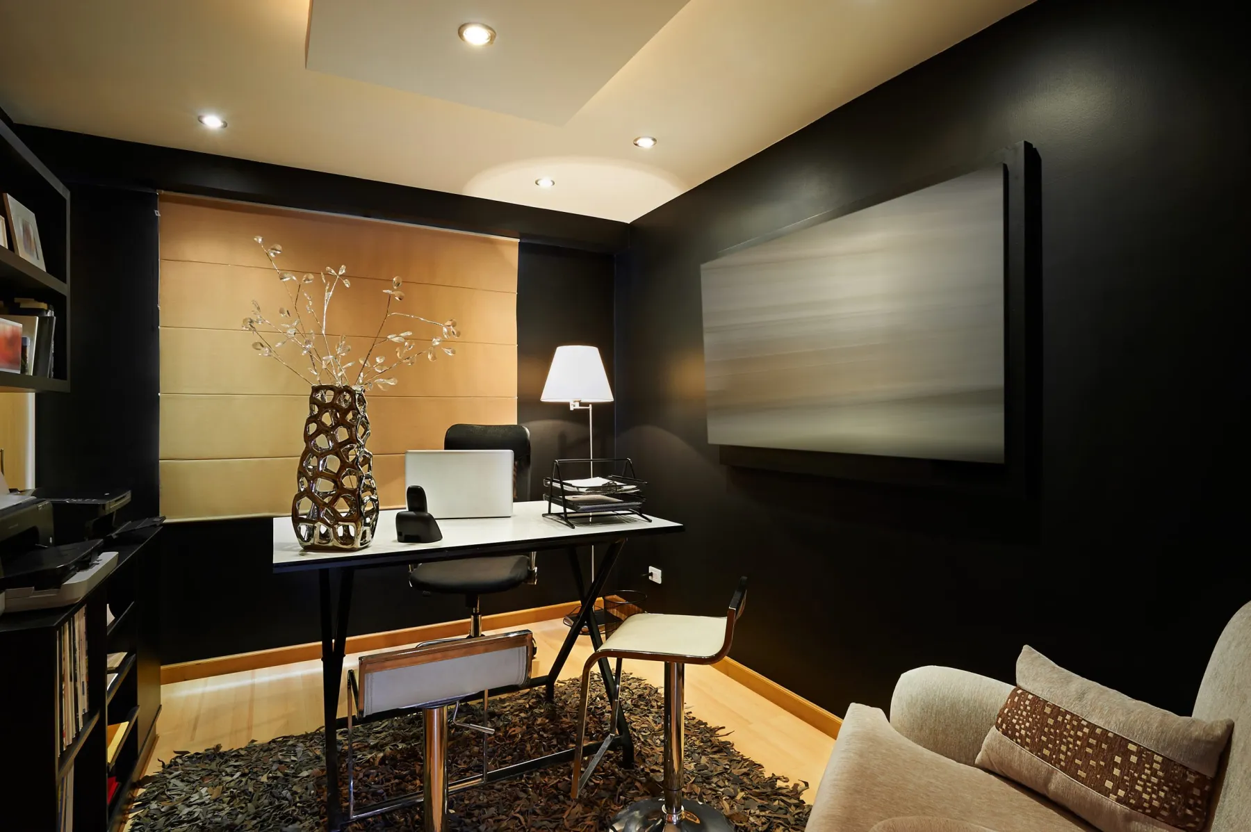 Lighting installation coordinated with the ceiling in Dubai