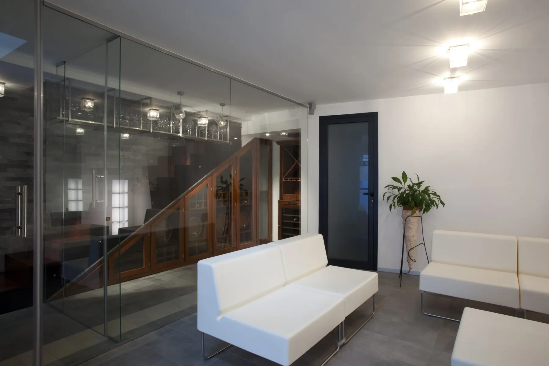 Glass meeting room partition in a Dubai office