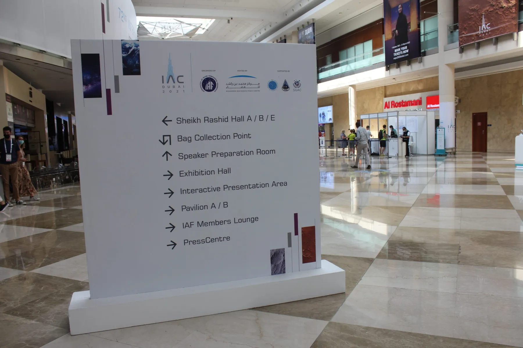 Installing and commissioning illuminated signage in Dubai