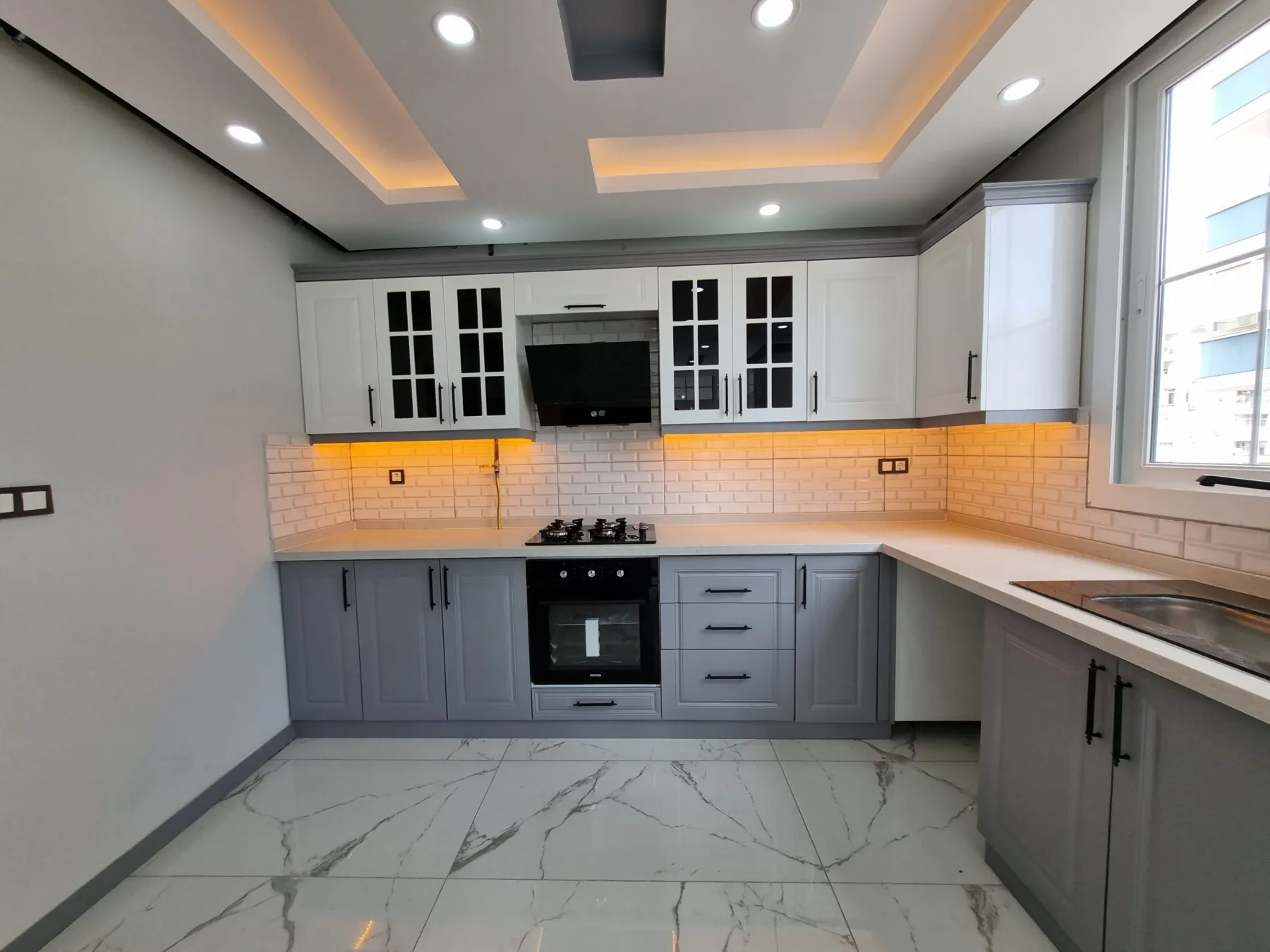 Plaster ceiling with mouldings supplied and installed in Dubai