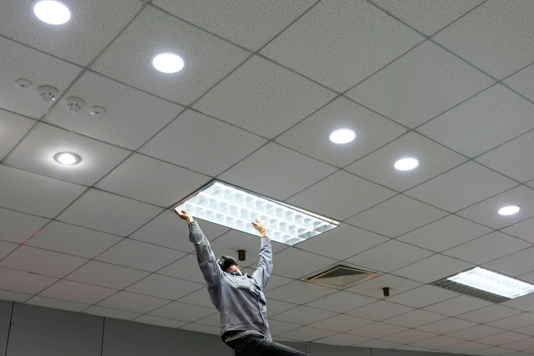 Office electrical first fix