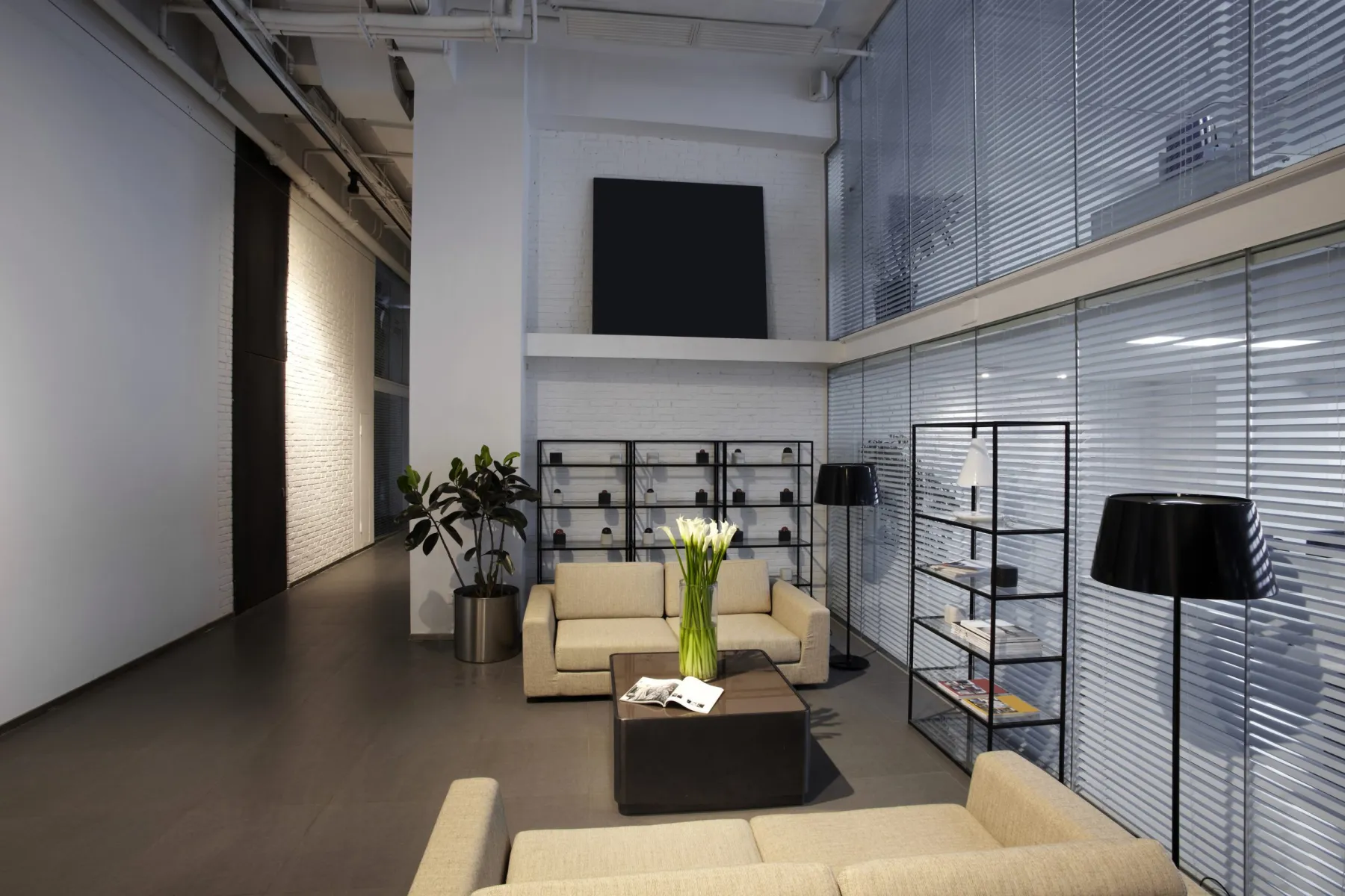 Custom metal screen fabrication in Dubai