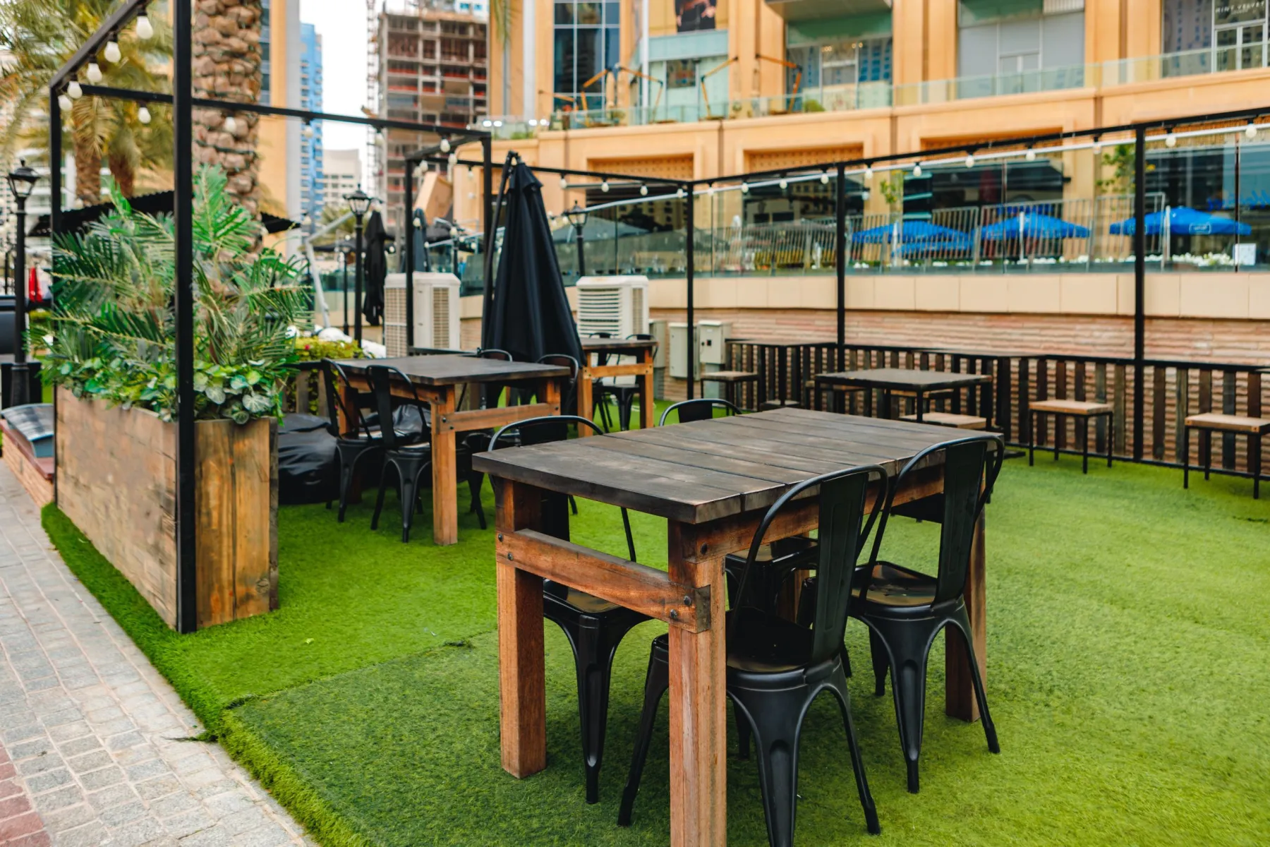 Louvred pergola over a terrace in Dubai