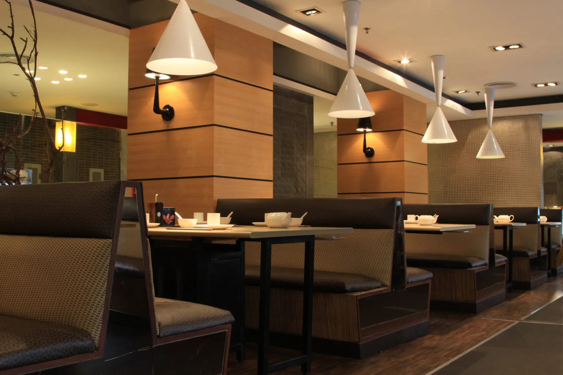 Installing wall panelling in a Dubai property