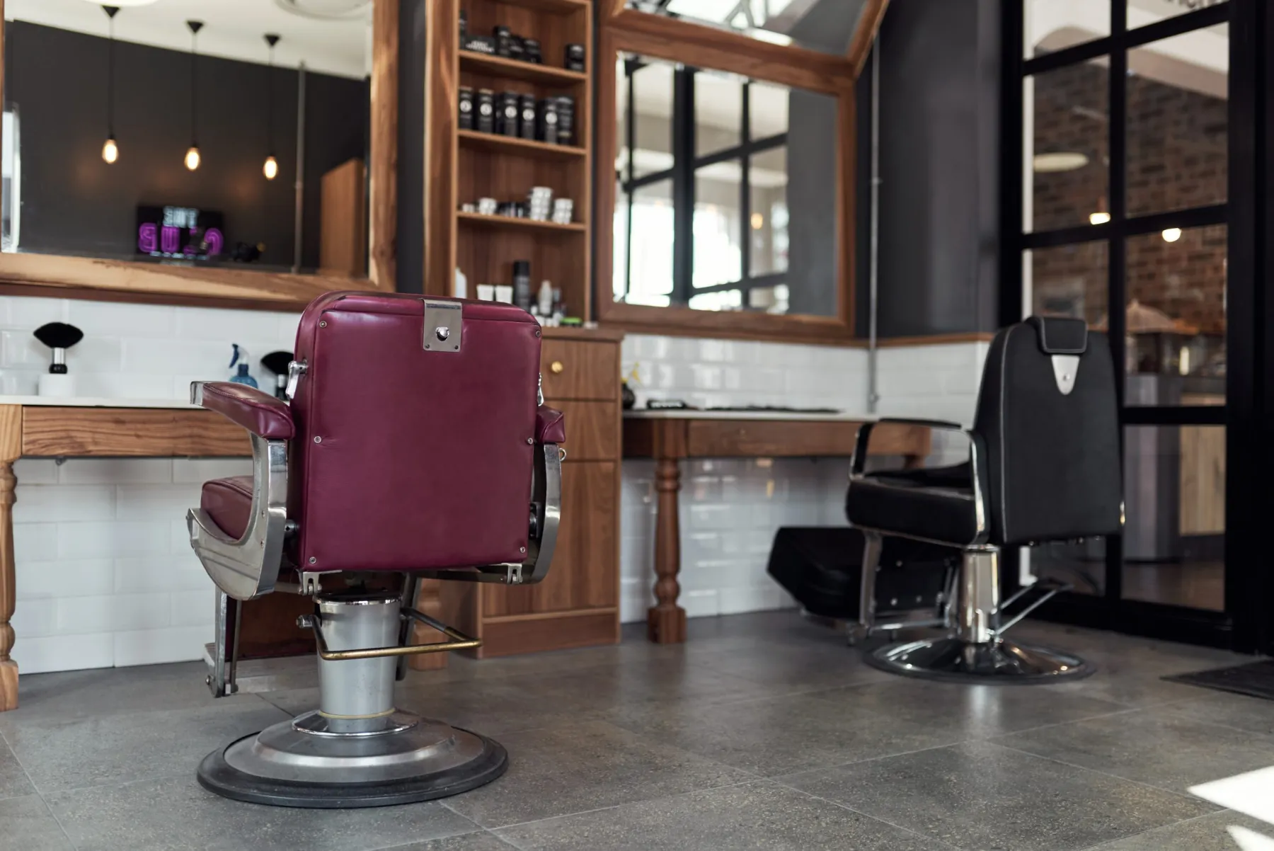 Styling stations and mirrors in a Dubai salon