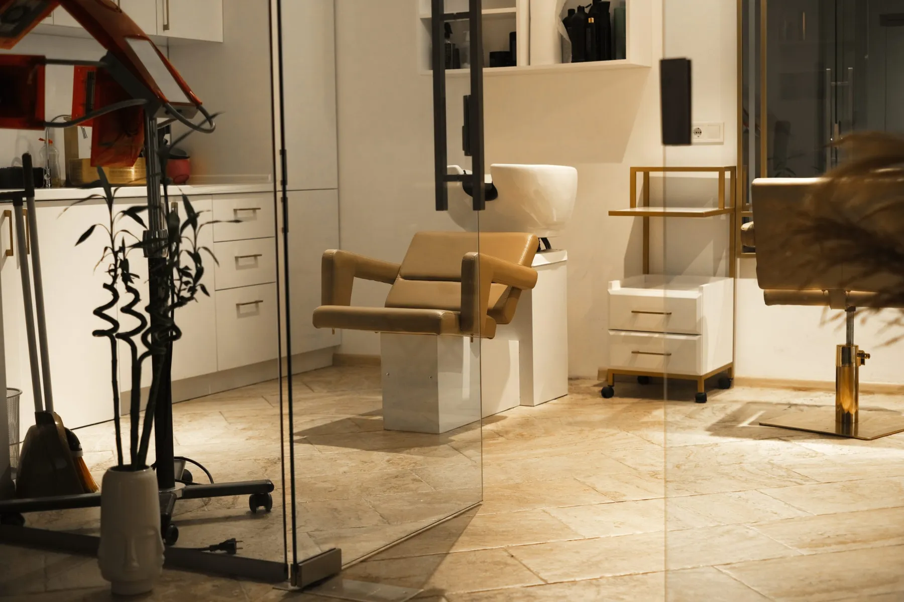 Salon interior fit-out in Dubai