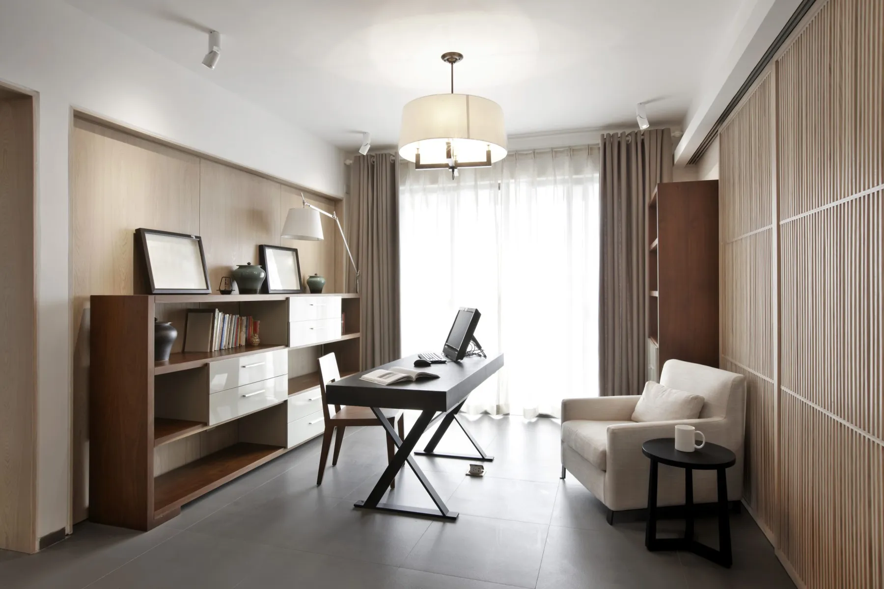 Fluted wall panelling behind a bed in Dubai
