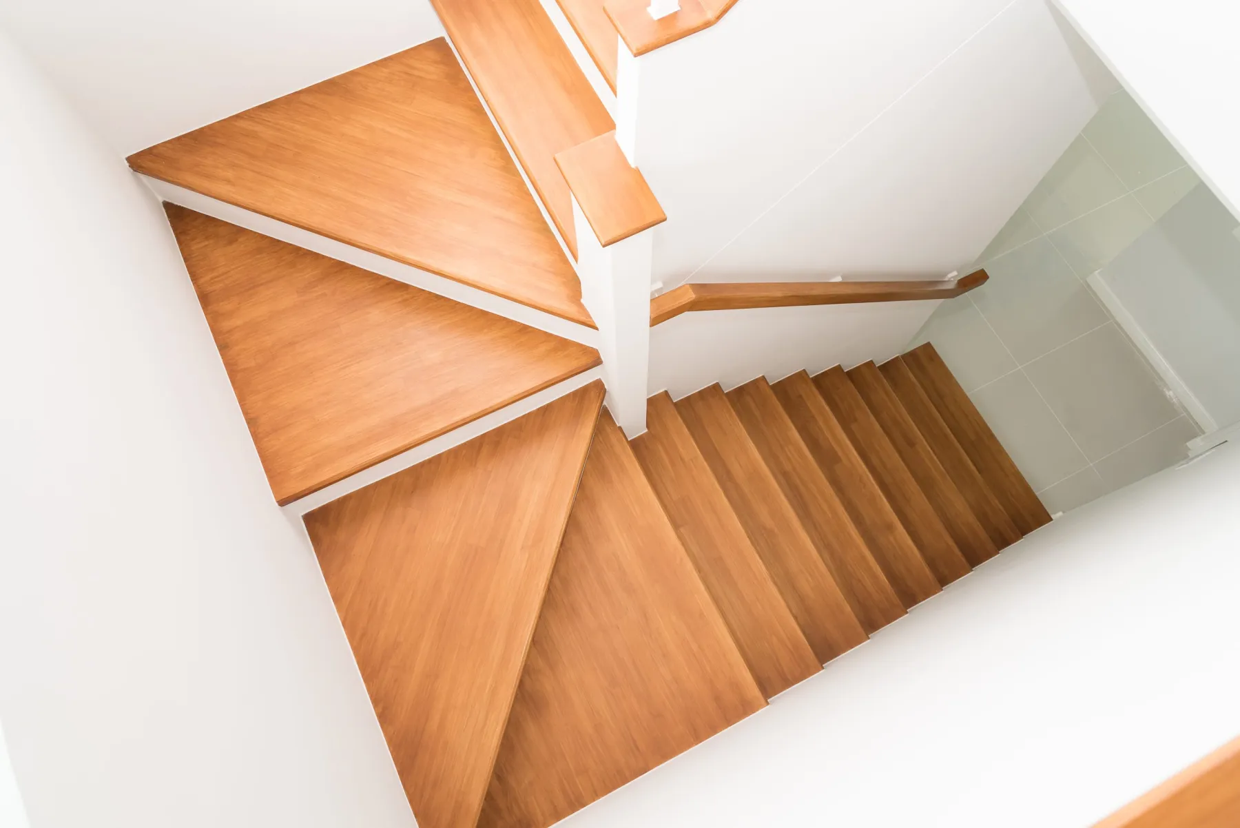 Custom staircase design and installation in Dubai by Abdulla Carpentry EST
