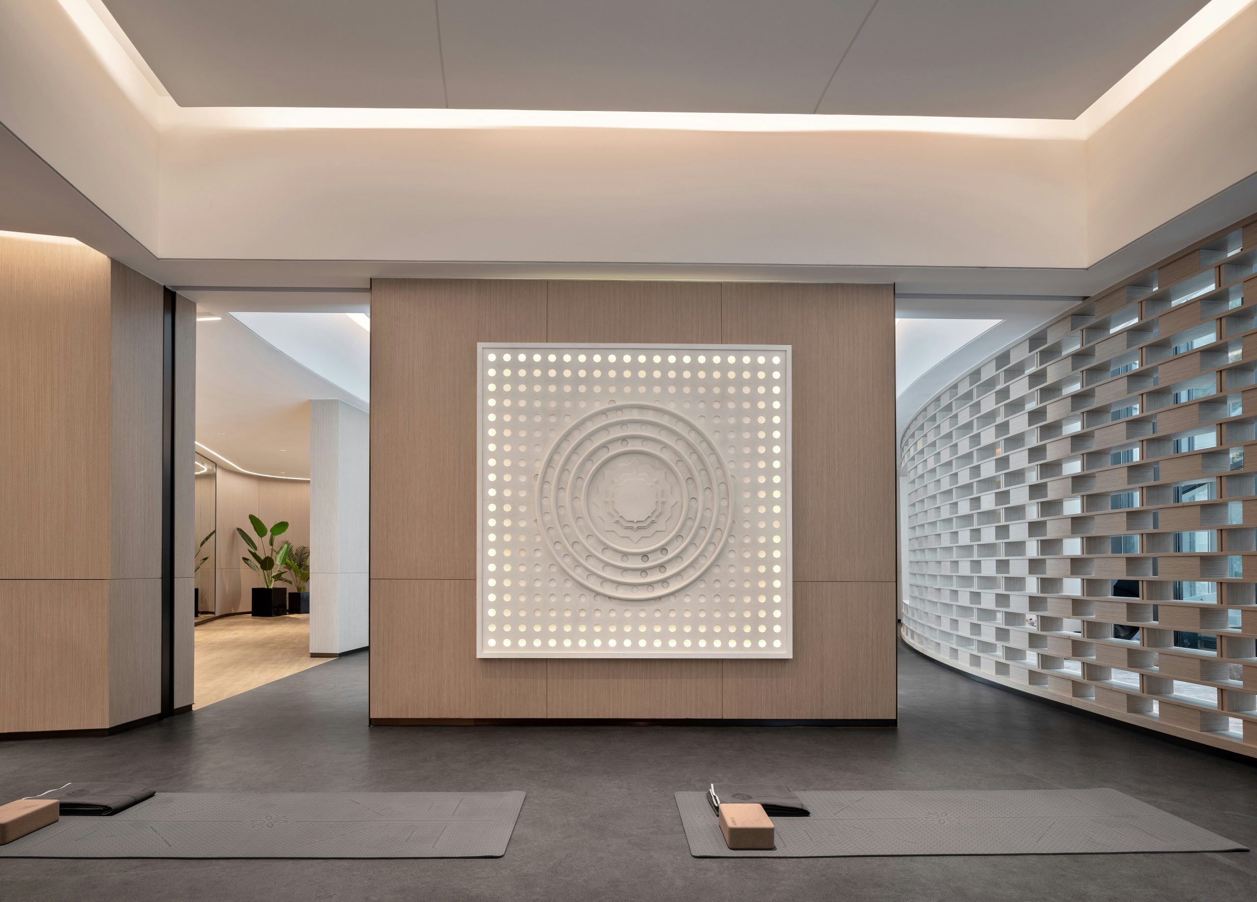 gym wall paneling services in dubai